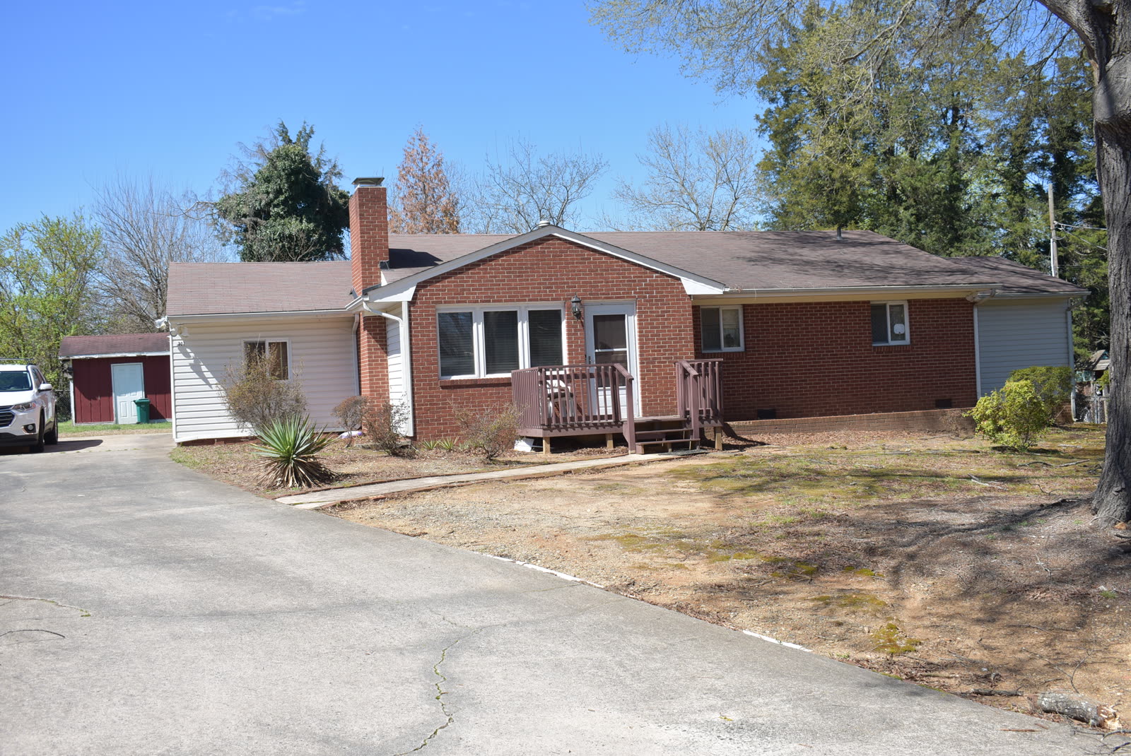 301 Lindale Dr.